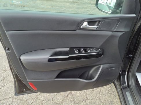 Used 2020 Kia Sportage SX image 11