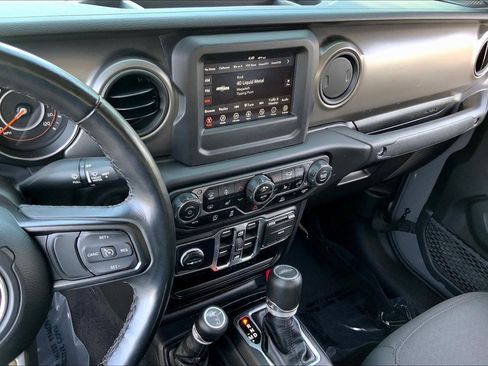 Certified 2023 Jeep Gladiator Sport AWD/4WD image 6