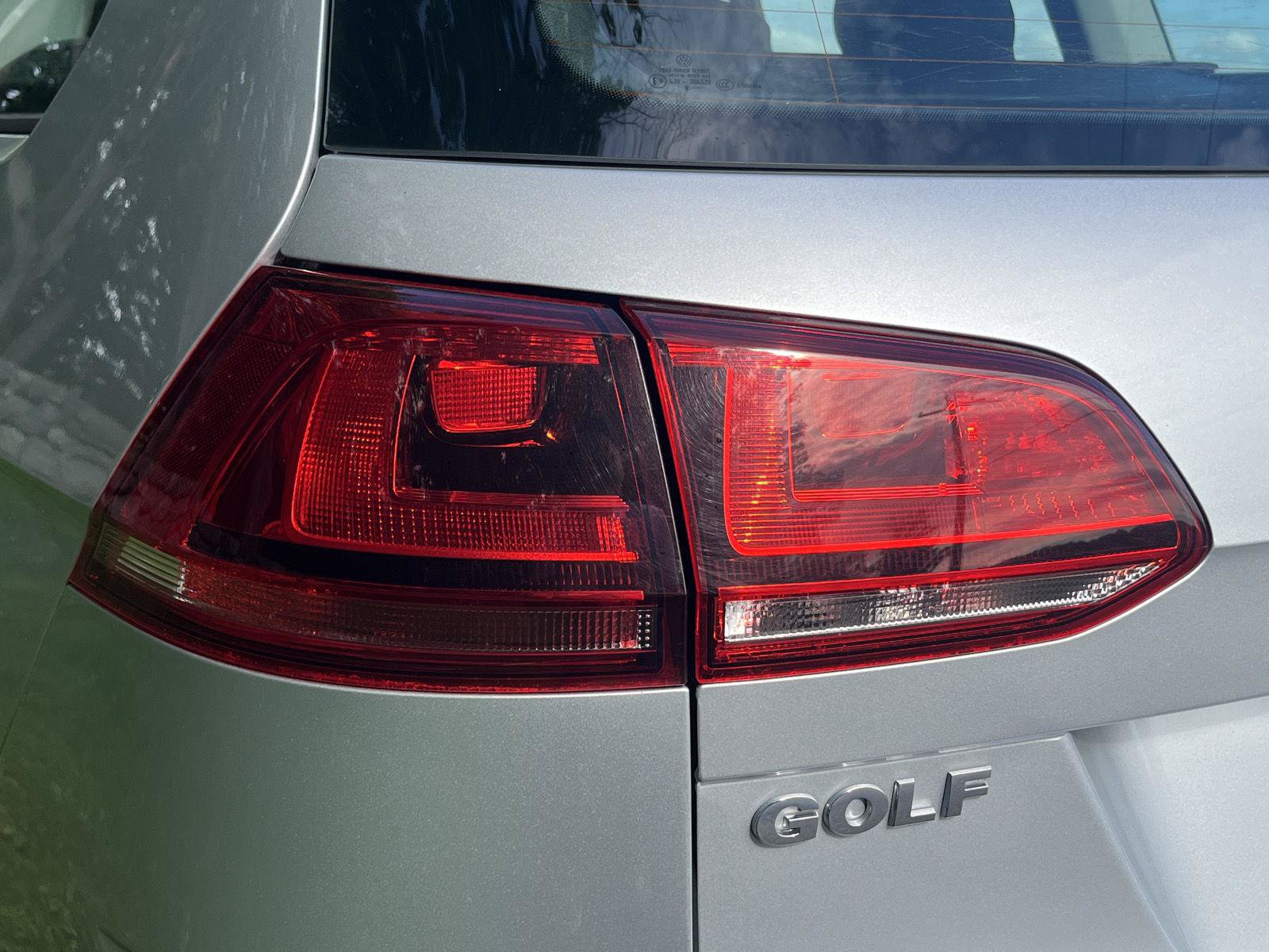 Used 2016 Volkswagen Golf S FWD image 28