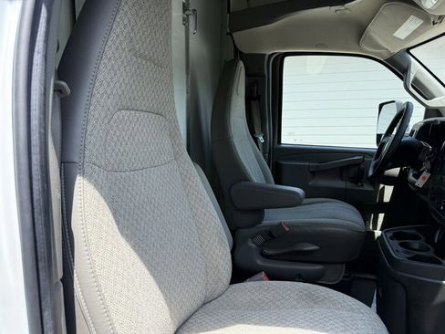 Used 2023 GMC Savana 3500 w/ Power Convenience Package RWD image 11