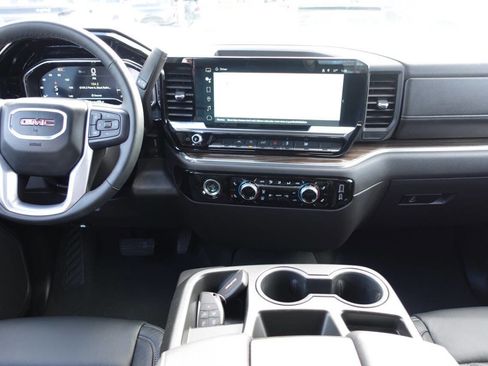 Used 2024 GMC Sierra 1500 Elevation image 39