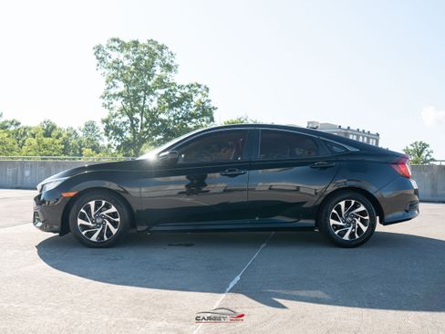 Used 2018 Honda Civic EX image 4
