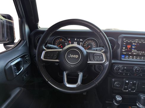 Used 2021 Jeep Gladiator Overland image 12