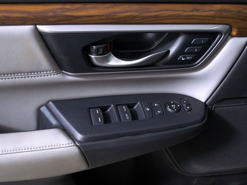 Used 2018 Honda CR-V Touring image 18