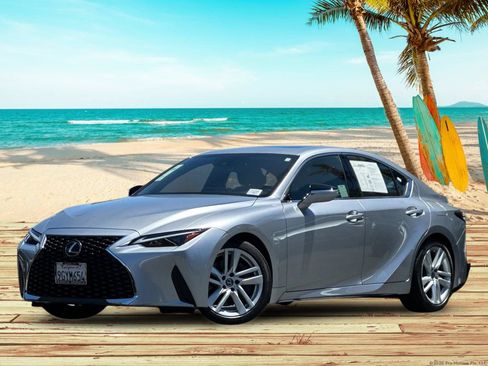 Used 2023 Lexus IS 300 w/ Comfort Package RWD image 2
