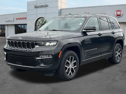Used 2023 Jeep Grand Cherokee Limited AWD/4WD image 3