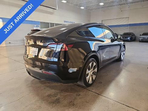 Used 2021 Tesla Model Y Long Range AWD/4WD image 3