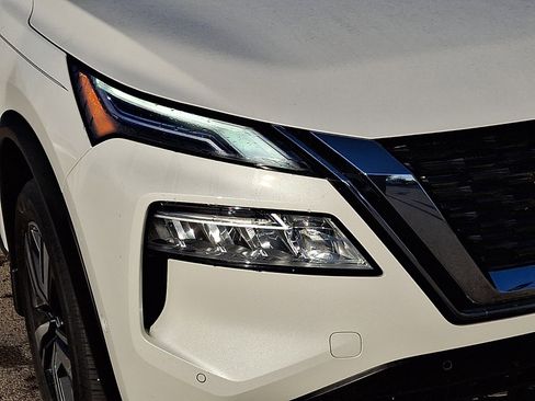 Certified 2023 Nissan Rogue Platinum w/ Platinum Premium Package AWD/4WD image 9