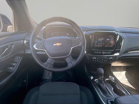 Used 2023 Chevrolet Traverse LT AWD/4WD image 5