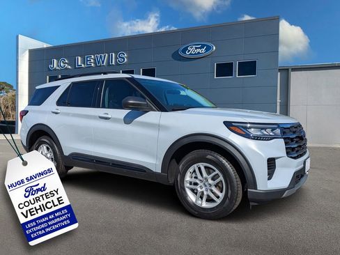 New 2026 Ford Explorer Active AWD/4WD image 1