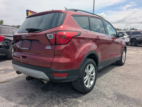 Used 2019 Ford Escape SEL FWD image 3