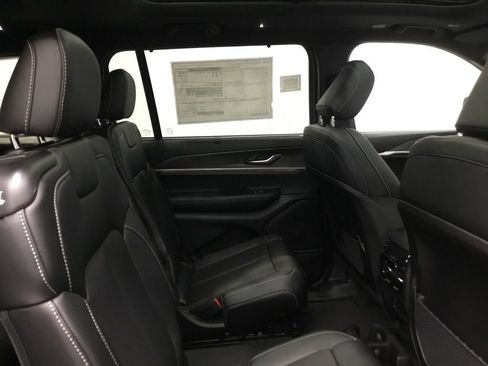 New 2025 Jeep Grand Cherokee L Limited w/ Luxury Tech Group II image 20