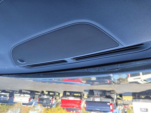 Used 2023 Genesis G70 2.0T image 7