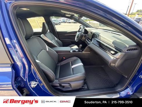 Used 2025 Toyota Camry SE w/ Convenience Package FWD image 32