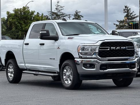 Used 2024 RAM 2500 Big Horn w/ Off Road Package AWD/4WD image 2