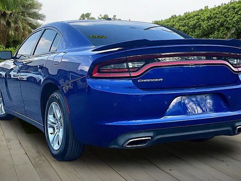 Used 2019 Dodge Charger SXT image 12
