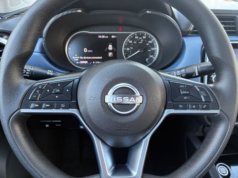 Used 2025 Nissan Versa SV image 25