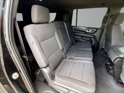 Used 2021 Chevrolet Suburban LS RWD image 25