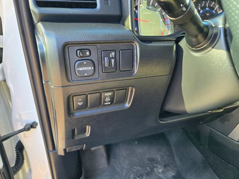 Used 2017 Toyota 4Runner SR5 Premium image 36