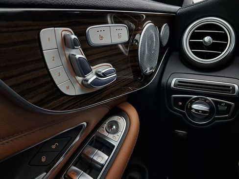 Used 2018 Mercedes-Benz C 300 4MATIC Cabriolet image 18