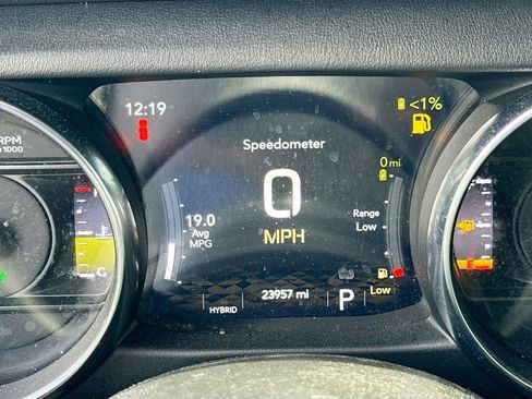 Used 2023 Jeep Wrangler Unlimited Sahara w/ Cold Weather Group AWD/4WD image 13