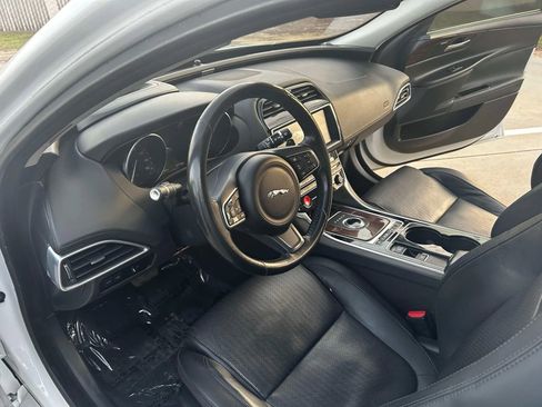 Used 2017 Jaguar XE First Edition image 17