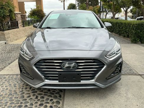 Used 2018 Hyundai Sonata SEL w/ Tech Package 02 FWD image 2
