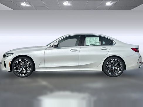Used 2026 BMW 330i Sedan w/ Premium Package RWD image 2