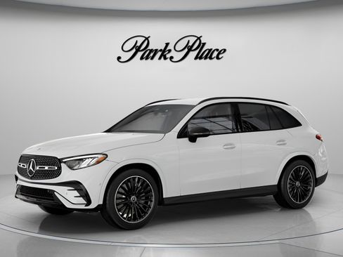 Used 2026 Mercedes-Benz GLC 300 image 2