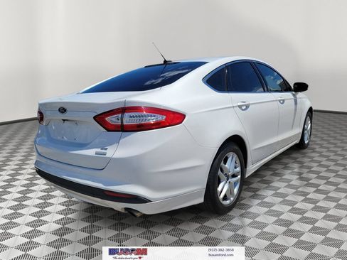 Used 2016 Ford Fusion SE w/ Equipment Group 202A FWD image 4
