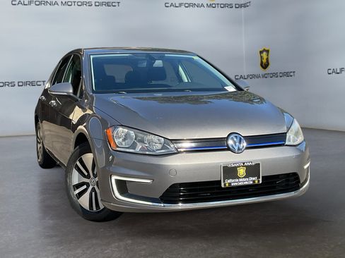 Used 2016 Volkswagen e-Golf SE w/ DC Fast Charging Package image 3