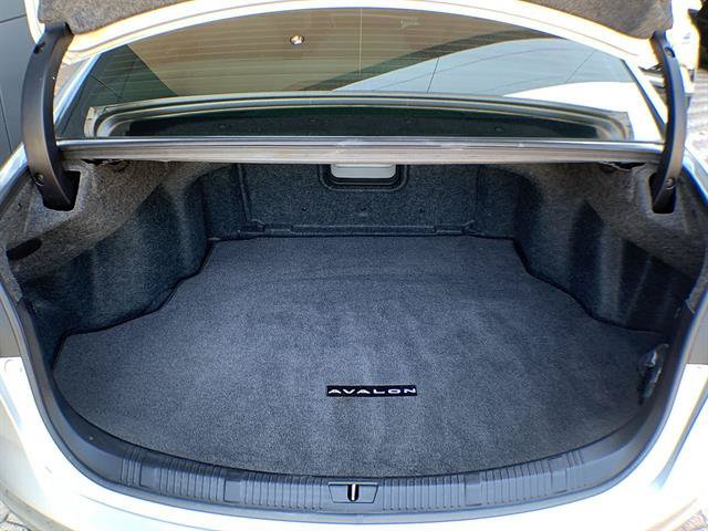 Used 2015 Toyota Avalon Limited FWD image 24