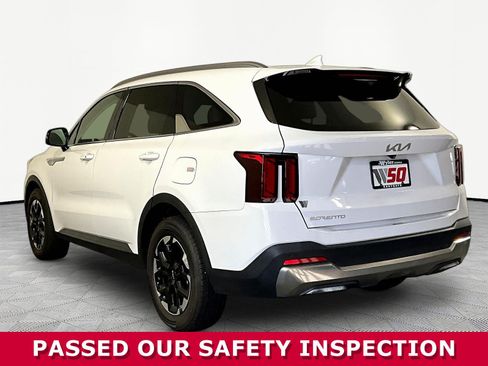 Certified 2024 Kia Sorento S w/ Panoramic Sunroof Package FWD image 4