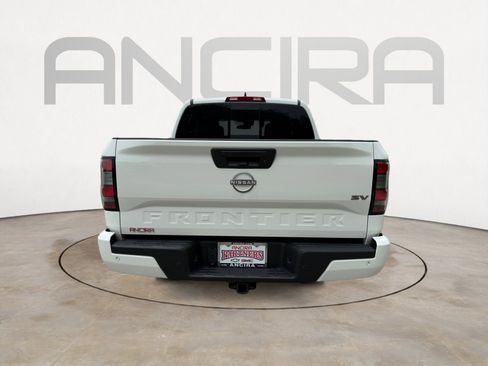 Used 2023 Nissan Frontier SV w/ SV Convenience Package RWD image 9