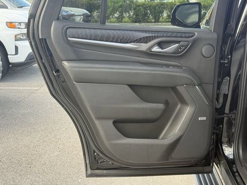 Used 2022 GMC Yukon Denali w/ Denali Premium Package RWD image 34