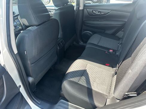 Used 2017 Nissan Rogue SV AWD/4WD image 27