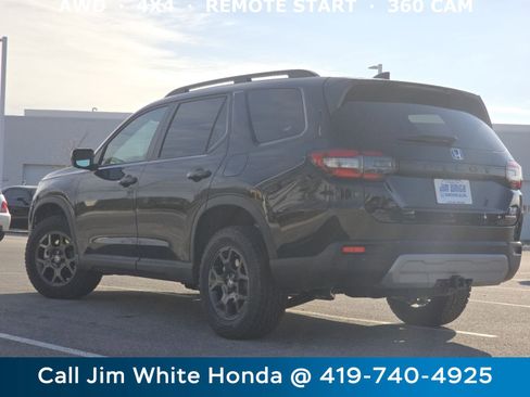 New 2025 Honda Pilot TrailSport image 14