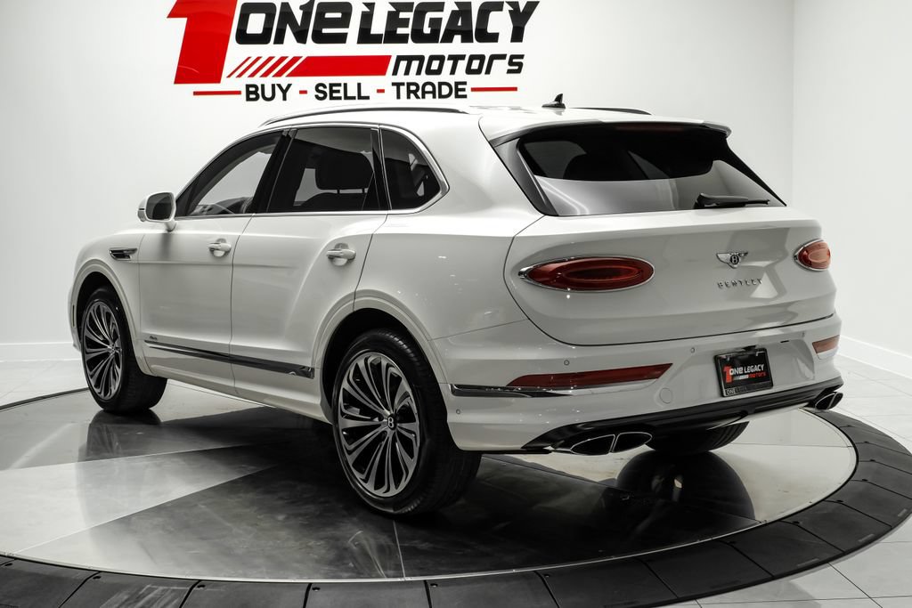 Used 2024 Bentley Bentayga AWD/4WD image 12
