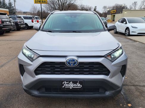 Used 2022 Toyota RAV4 LE image 3