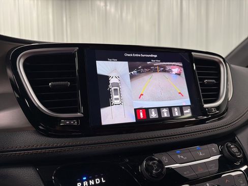 New 2026 Chrysler Pacifica Pinnacle w/ Trailer Tow Group image 27