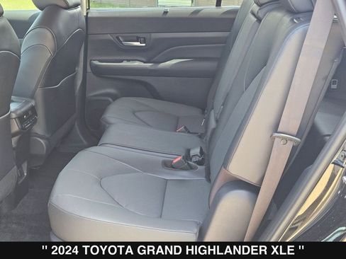 Used 2024 Toyota Grand Highlander FWD image 18