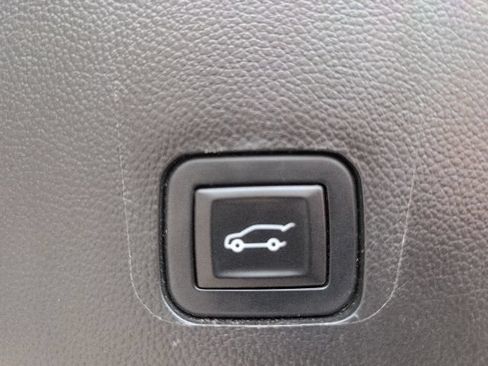 Used 2019 Chevrolet Traverse LT AWD/4WD image 41