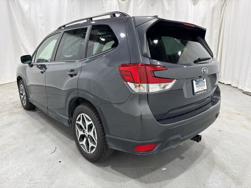 Used 2023 Subaru Forester Premium AWD/4WD image 3
