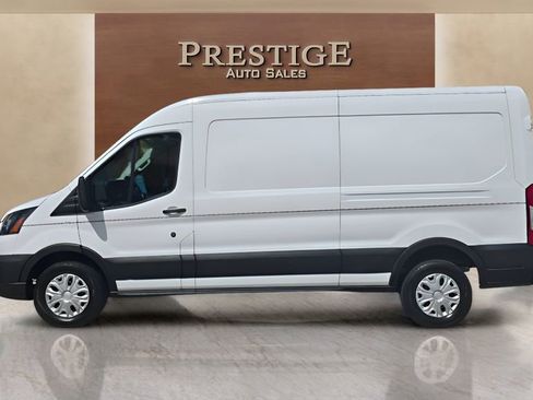 Used 2022 Ford E-Transit Medium Roof RWD image 5