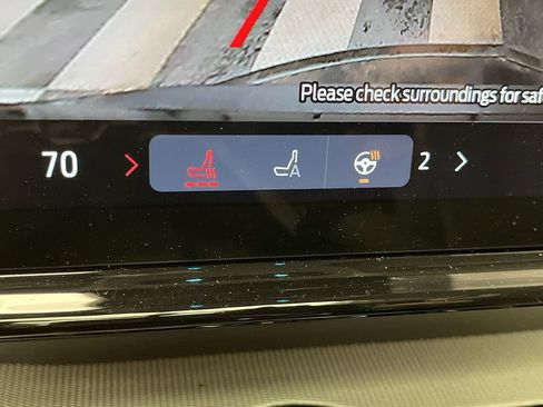 Used 2025 Ford Expedition Active image 26