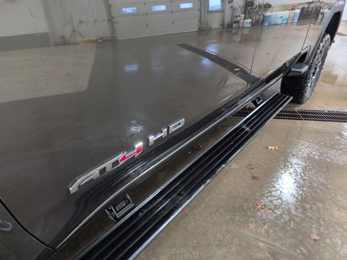 Used 2022 GMC Sierra 3500 AT4 w/ AT4 Preferred Package image 7