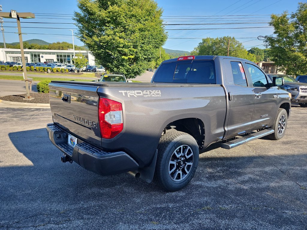 Used 2017 Toyota Tundra Limited w/ Limited Premium Package AWD/4WD image 5