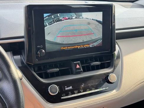 Used 2025 Toyota Corolla Cross L image 27