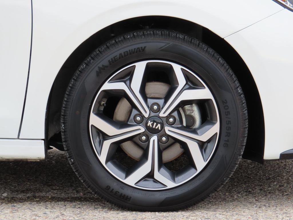 Used 2021 Kia Forte LXS FWD image 11