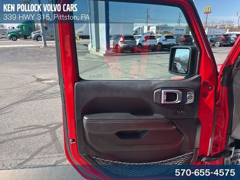 Used 2022 Jeep Wrangler Unlimited Sahara w/ Cold Weather Group AWD/4WD image 14